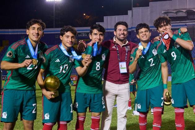 RECORD DATE NOT STATED Concacaf U-17 Championship 2023 Mexico vs United States Final (L-R), Yerar Azcarate, Gael Alvarez, Jose Urias, Jose Suarez, Stephano Carrillo of Mexico during the game Mexico (Mexican national team, Nationalteam vs United States (USA) corresponding to the great final of the Concacaf Under-17 Mens Championship Guatemala 2023, at Doroteo Guamuch Flores Stadium, on February 26, 2023. <br><br> (I-D), Yerar Azcarate, Gael Alvarez, Jose Urias, Jose Suarez, Stephano Carrillo de Mexico durante el partido Mexico (Seleccion Nacional Mexicana) vs Estados Unidos (EUA), correspondiente a la gran final del campeonato Masculino Sub-17 de la Concacaf Guatemala 2023, en el Estadio Doroteo Guamuch Flores, el 26 de Febrero de 2023. CIUDAD DE GUATEMALA GUATEMALA GUATEMALA Copyright: xCristianxdexMarchenax 20230226215208_CC_U17_F_MEX_USA_URIAS163