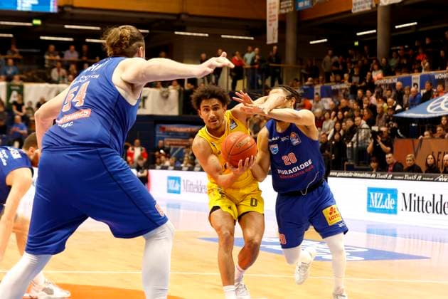 14.03.2023, easyCredit Basketball Bundesliga, BBL, Saison 2022 2023, Herren, Syntainics MBC - Alba Berlin, 0, Maodo Lo, Alba Berlin, 20, Scottie Reynolds, Syntainics MBC Weißenfels Stadthalle Sachsen-Anhalt Germany