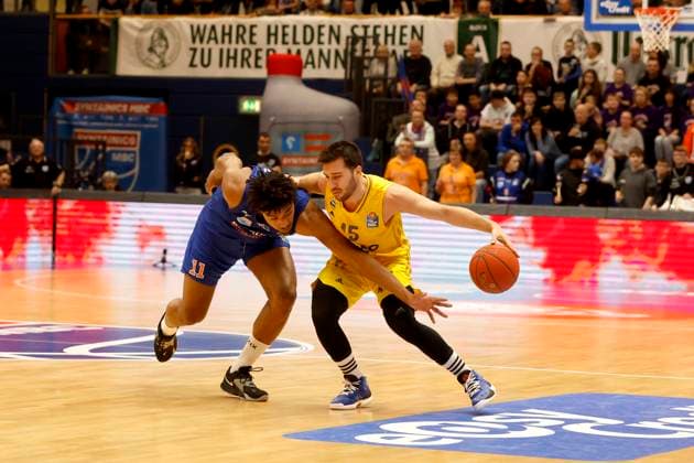 14.03.2023, easyCredit Basketball Bundesliga, BBL, Saison 2022 2023, Herren, Syntainics MBC - Alba Berlin, 45, Tamir Blatt, Alba Berlin, 11, Kostja Mushidi, Syntainics MBC Weißenfels Stadthalle Sachsen-Anhalt Germany