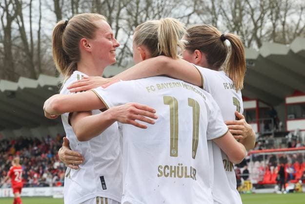 Maximiliane Rall (Muenchen 17), Tor zum 5:0, 1. FC Koeln vs. FC Bayern Muenchen, 1. Flyar-Alarm-Frauen-Bundesliga, Fussball, 15. Spieltag, 18.03.2023, DFL REGULATIONS PROHIBIT ANY USE OF PHOTOGRAPHS AS IMAGE SEQUENCES AND OR QUASI-hVIDEO, 1. FC Koeln vs. FC Bayern Muenchen, 1. Flyar-Alarm-Frauen-Bundesliga, Fussball, 15. Spieltag, 18.03.2023, Koeln Copyright: xEibner-Pressefoto JoergxNiebergax EP_JNL