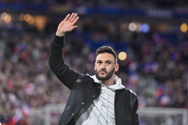 PARIS, 24-03-2023, Stade de France, UEFA Qualification EURO 2024 Football, season 2022 2023, France - Netherlands, final result 4-0, Blaise Matuidi, Steve Mandanda, Raphaël Varane et Hugo Lloris, disent au revoir aux supporters France - Netherlands x20317892x Copyright: