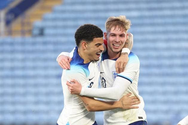 Mandatory Credit: Photo by Ryan Browne Shutterstock (13840567bq) Emile Smith Rowe of England scores a goal and celebrates 1-0. England U21, U 21 v France U21, International Friendly, Länderspiel, Nationalmannschaft Football, King Power Stadium, Leicester, UK - 25 Mar 2023 EDITORIAL USE ONLY No use with unauthorised audio, video, data, fixture lists, club league logos or live services. Online in-match use limited to 120 images, no video emulation. No use in betting, games or single club league player publications. England U21 v France U21, International Friendly, Football, King Power Stadium, Leicester, UK - 25 Mar 2023 EDITORIAL USE ONLY No use with unauthorised audio, video, data, fixture lists, club league logos or live services. Online in-match use limited to 120 images, no video emulation. No use in betting, games or single club league player publications. Copyright: xRyanxBrowne Shutterstockx 13840567bq