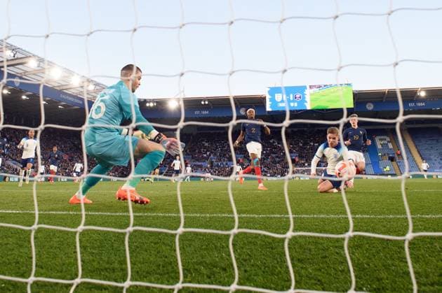 Mandatory Credit: Photo by Ryan Browne Shutterstock (13840567cm) Emile Smith Rowe of England scores a goal to make it 1-0. England U21, U 21 v France U21, International Friendly, Länderspiel, Nationalmannschaft Football, King Power Stadium, Leicester, UK - 25 Mar 2023 EDITORIAL USE ONLY No use with unauthorised audio, video, data, fixture lists, club league logos or live services. Online in-match use limited to 120 images, no video emulation. No use in betting, games or single club league player publications. England U21 v France U21, International Friendly, Football, King Power Stadium, Leicester, UK - 25 Mar 2023 EDITORIAL USE ONLY No use with unauthorised audio, video, data, fixture lists, club league logos or live services. Online in-match use limited to 120 images, no video emulation. No use in betting, games or single club league player publications. Copyright: xRyanxBrowne Shutterstockx 13840567cm
