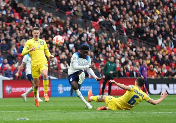 London, England, 26th March 2023. Bukayo Saka of England scoring his sides second goal during the UEFA European Championship, EM, Europameisterschaft Qualifying match at Wembley Stadium, London. Picture credit should read: David Klein Sportimage EDITORIAL USE ONLY. No use with unauthorised audio, video, data, fixture lists, club league logos or live services. Online in-match use limited to 120 images, no video emulation. No use in betting, games or single club league player publications. SPI-2324-0036