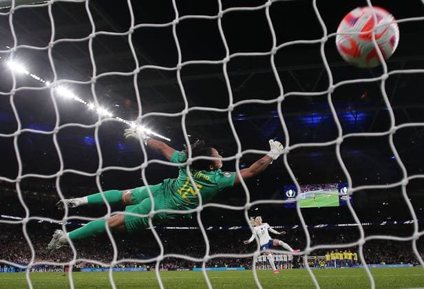 Mandatory Credit: Photo by Michael Zemanek Shutterstock (13857571as) Chloe Kelly of England scores her penalty shot past Leticia Izidoro of Brazil England Women v Brazil Women, Finalissima, CONMEBOL-UEFA Cup of Champions, Football, Wembley Stadium, London, UK - 06 Apr 2023 EDITORIAL USE ONLY No use with unauthorised audio, video, data, fixture lists, club league logos or live services. Online in-match use limited to 120 images, no video emulation. No use in betting, games or single club league player publications. England Women v Brazil Women, Finalissima, CONMEBOL-UEFA Cup of Champions, Football, Wembley Stadium, London, UK - 06 Apr 2023 EDITORIAL USE ONLY No use with unauthorised audio, video, data, fixture lists, club league logos or live services. Online in-match use limited to 120 images, no video emulation. No use in betting, games or single club league player publications. Copyright: xMichaelxZemanek Shutterstockx 13857571as