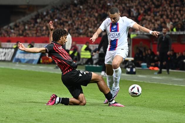 April 8, 2023, Nice, France: Nice, France, Allianz Riviera, April 08, 2023, kylian mbappe (psg) and melvin bard (nice) during OGC Nice vs Paris Saint Germain (PSG) - French football Ligue 1 match. French football Ligue 1 match - OGC Nice vs Paris Saint Germain (PSG), Nice, France - ZUMAl164 20230408_zsa_l164_478 Copyright: xAlessioxTarpinix