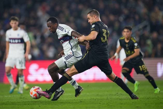 Fußball, CONCACAF Champions League, Los Angeles FC - Vancouver Whitecaps (L-R), Jean-Claude Ngando of Whitecaps and Aaron Long of Los Angeles during the game Los Angeles FC (USA) vs Vancouver Whitecaps (CAN), corresponding to Quarterfinals Second leg match of the 2023 Scotiabank Concacaf Champions League, at BMO Stadium, on April 11, 2023. <br><br> (I-D), Jean-Claude Ngando de Whitecaps y Aaron Long de Los Angeles durante el partido Los Angeles FC (USA) vs Vancouver Whitecaps (CAN), correspondiente al partido de Vuelta de Cuartos de final de la Liga de Campeones Scotiabank Concacaf 2023, en el Estadio BMO, el 11 de Abril de 2023. SCCL 2023 Los Angeles FC (USA) (6) 3-0 (0) Vancouver Whitecaps (CAN) CFV