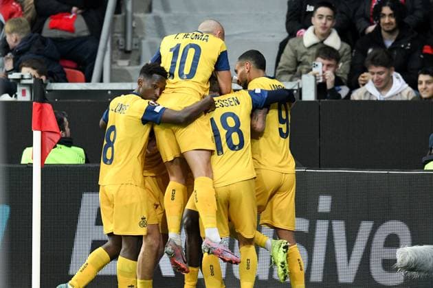Unioner Jubeltraube um Torschuetze Victor Boniface ( Union Saint-Gilloise ) nach dem Tor zum 1 : 0. GER, Bayer 04 Leverkusen vs Union Saint-Gilloise, Fussball, Europa League, Viertelfinale Hinspiel, Spielzeit 2022 2023, 13.04.2023 DFL REGULATIONS PROHIBIT ANY USE OF PHOTOGRAPHS AS IMAGE SEQUENCES AND OR QUASI-VIDEO GER, Bayer 04 Leverkusen vs Union Saint-Gilloise, Fussball, Europa League, Viertelfinale Hinspiel, Spielzeit 2022 2023, 13.04.2023 Leverkusen Copyright: xEibner-Pressefoto ThomasxThienelx EP_TTL