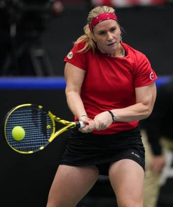 Tennis, Billie Jean King Cup, Kanada - Belgien April 14, 2023, VANCOUVER, BC, CANADA: Belgium s Ysaline Bonaventure returns to Canada s Rebecca Marino during a Billie Jean King Cup qualifiers singles match, in Vancouver, on Friday, April 14, 2023. Canada News - April 14, 2023 - ZUMAc35_ 20230414_zaf_c35_236 Copyright: xDarrylxDyckx
