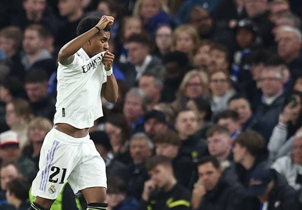 Sport Bilder des Tages Mandatory Credit: Photo by Michael Zemanek Shutterstock (13873673aq) Rodrygo of Real Madrid celebrates scoring the opening goal Chelsea v Real Madrid, UEFA Champions League, Quarter-Final, Second Leg, Football, Stamford Bridge, London, UK - 18 Apr 2023 Chelsea v Real Madrid, UEFA Champions League, Quarter-Final, Second Leg, Football, Stamford Bridge, London, UK - 18 Apr 2023 Copyright: xMichaelxZemanek Shutterstockx 13873673aq