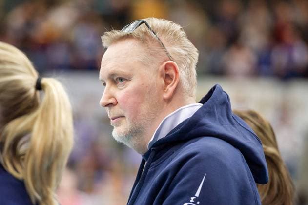 Tore Aleksandersen (Allianz MTV Stuttgart, Trainer) Allianz MTV Stuttgart - Dresdner SC, Playoff Halbfinale Spiel 1, Volleyball, Frauen, 1. Bundesliga, VBL, 22.04.2023, Stuttgart (SCHARRena), DEU Allianz MTV Stuttgart - Dresdner SC, Playoff Halbfinale Spiel 1, Sport, Volleyball, Frauen, 1. Bundesliga, VBL, 22.04.2023, Stuttgart (SCHARRena), DEU Stuttgart Copyright: xEibner-Pressefoto SandyxDinkelacx EP_SDR