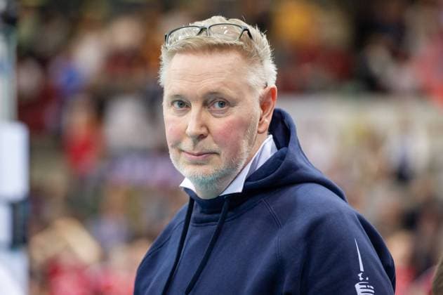 Tore Aleksandersen (Allianz MTV Stuttgart, Trainer) Allianz MTV Stuttgart - Dresdner SC, Playoff Halbfinale Spiel 1, Volleyball, Frauen, 1. Bundesliga, VBL, 22.04.2023, Stuttgart (SCHARRena), DEU Allianz MTV Stuttgart - Dresdner SC, Playoff Halbfinale Spiel 1, Sport, Volleyball, Frauen, 1. Bundesliga, VBL, 22.04.2023, Stuttgart (SCHARRena), DEU Stuttgart Copyright: xEibner-Pressefoto SandyxDinkelacx EP_SDR