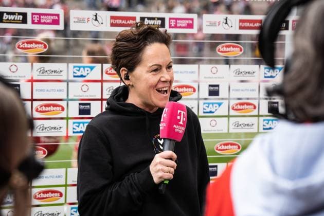 GER, 1.FFBL, 1.FC Koeln vs Eintracht Frankfurt 23.04.2023, RheinEnergieSTADION, Koeln, GER, 1.FFBL, 1.FC Koeln vs Eintracht Frankfurt im Bild picture shows Nicole Bender-Rummler (1. FC Koeln, Chef-Trainerin) im Interview vor dem Spiel, Gestik, Mimik, Emotionen