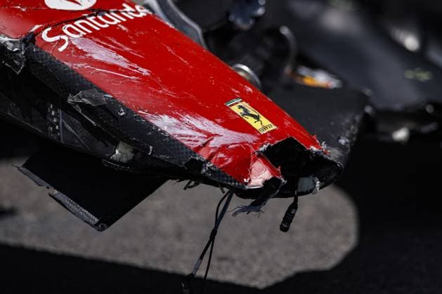 16 LECLERC Charles (mco), Scuderia Ferrari SF-23, action crash, accident, front wing aerodynamism, aerodynamic, aerodynamics during the Formula 1 Azerbaijan Grand Prix 2023, 4th round of the 2023 Formula One World Championship, WM, Weltmeisterschaft from April 28 to 30, 2023 on the Baku City Circuit, in Baku, Azerbaijan - F1 - AZERBAIJAN GRAND PRIX 2023 DPPI Panoramic 00122008__R5_0501
