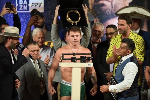 RECORD DATE NOT STATED Boxeo 2023 Saul -Canelo- Alvarez (MEX) vs John Ryder (ENG) Weigh-in ceremony Saul -Canelo- Alvarez (MEX) and Mexican Singer Beto Vega during the weigh-in ceremony prior to the fight The King Coming Home for the Super Middleweight titles, endorsed by the World Boxing Council (WBC), the World Boxing Organization (WBO), the World Boxing Association (WBA) and the International Boxing Federation (IBF), at Santos Degollado Theater, on May 5, 2023. <br><br> Saul -Canelo- Alvarez (MEX) y el Cantante Mexicano Beto Vega durante la ceremonia de pesaje previo a la pelea The King Coming Home por los titulos Supermedio, avalados por el Consejo Mundial de Boxeo (CMB), la Organizacion Mundial de Boxeo (OMB), la Asociacion Mundial de Boxeo (AMB) y la Federacion Internacional de Boxeo (IBF), en el Teatro Santos Degollado, el 05 de Mayo de 2023. GUADALAJARA JALISCO MEXICO Copyright: xAdrianxMaciasx 20230505155217_BOX_2023_ALV_RYD_WEIGH_ALVAREZ50