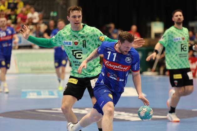 GER, LIQUI MOLY HBL, Bergischer HC vs. Fuechse Berlin 14.05.2023, Mitsubishi Electric HALLE, Duesseldorf, GER, LIQUI MOLY HBL, Bergischer HC vs. Fuechse Berlin , im Bild: Arnor Thor Gunnarsson (BHC 11), im Zweikampf gegen Lasse Andersson (Fuechse Berlin 11),