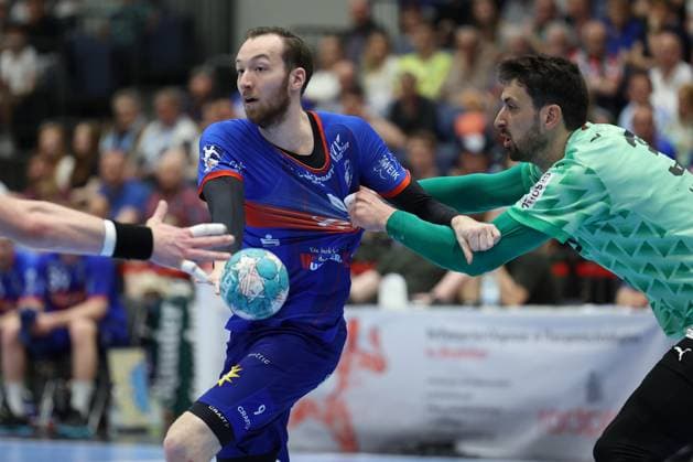 GER, LIQUI MOLY HBL, Bergischer HC vs. Fuechse Berlin 14.05.2023, Mitsubishi Electric HALLE, Duesseldorf, GER, LIQUI MOLY HBL, Bergischer HC vs. Fuechse Berlin , im Bild: Alexander Weck (BHC 9), im Zweikampf gegen Marko Kopljar (Fuechse Berlin 35),