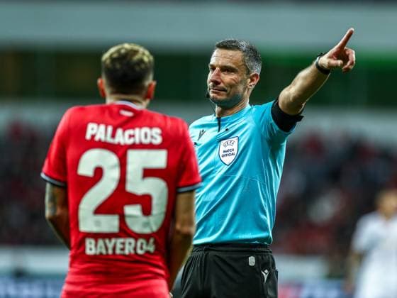 Sport Bilder des Tages Slavko VinÄić Vincic SVN (Schiedsrichter) und Exequiel Palacios (Bayer 04 Leverkusen, 25), GER, Bayer 04 Leverkusen vs. AS Rom, UEFA Europa League 2022 23, Halbfinale - Rückspiel, 18.05.2023, GER, Bayer 04 Leverkusen vs. AS Rom, UEFA Europa League 2022 23, Halbfinale - Rückspiel, 18.05.2023, Foto: Eibner-Pressefoto Gabriel Boia Leverkusen Copyright: xGabrielxBoiax EP_EER