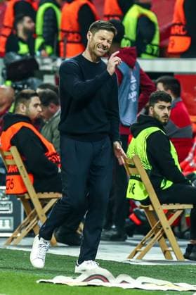 Xabi Alonso (Bayer 04 Leverkusen, Chef-Trainer) gestikuliert, Gestik, unzufrieden, enttäuscht enttaeuscht, GER, Bayer 04 Leverkusen vs. AS Rom, UEFA Europa League 2022 23, Halbfinale - Rückspiel, 18.05.2023, GER, Bayer 04 Leverkusen vs. AS Rom, UEFA Europa League 2022 23, Halbfinale - Rückspiel, 18.05.2023, Foto: Eibner-Pressefoto Gabriel Boia Leverkusen Copyright: xGabrielxBoiax EP_EER