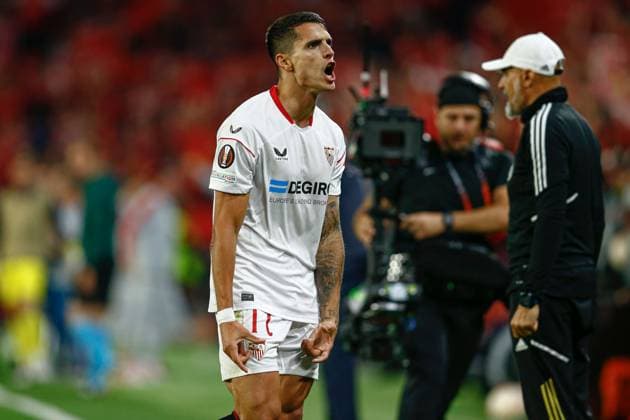 Mandatory Credit: Photo by Pressinphoto Shutterstock (13919470ar) Erik Lamela of Sevilla FC celebrates after scoring the 2-1 at extra time Sevilla FC V Juventus, UEFA Europa League, Semi-Finals, 2nd leg. Football, Ramon Sanchez Pizjuan Stadium, Sevilla, Spain - 18 May 2023 Editorial use only Sevilla FC V Juventus, UEFA Europa League, Semi-Finals, 2nd leg. Football, Ramon Sanchez Pizjuan Stadium, Sevilla, Spain - 18 May 2023 Editorial use only Copyright: xPressinphoto Shutterstockx 13919470ar