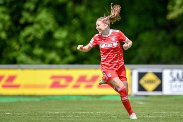 Marlene Wild (FCB, 3) mit Torjubel, Jubel, Torjubel, Torerfolg, celebrate the goal, goal, celebration, Jubel ueber das Tor zum 1:0 durch Marlene Wild (FCB, 3), optimistisch, Freisteller, Ganzkörper, Einzelbild, Aktion, Action, 21.05.2023, Aschheim (Deutschland), Fussball,2. Frauen-Bundesliga, FC Bayern München II - 1. FC Nürnberg, DFB DFL REGULATIONS PROHIBIT ANY USE OF PHOTOGRAPHS AS IMAGE SEQUENCES AND OR QUASI-VIDEO.