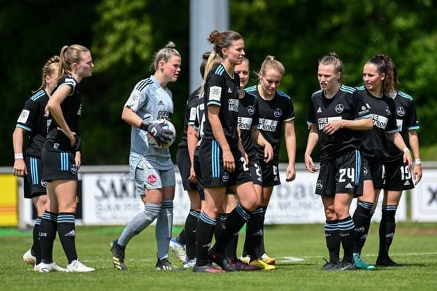 Nürnberger Spielerinnen nach dem gegentor zum 1:0 enttäuscht schauend, Enttäuschung, Frustration, disappointed, pessimistisch, 21.05.2023, Aschheim (Deutschland), Fussball,2. Frauen-Bundesliga, FC Bayern München II - 1. FC Nürnberg, DFB DFL REGULATIONS PROHIBIT ANY USE OF PHOTOGRAPHS AS IMAGE SEQUENCES AND OR QUASI-VIDEO.
