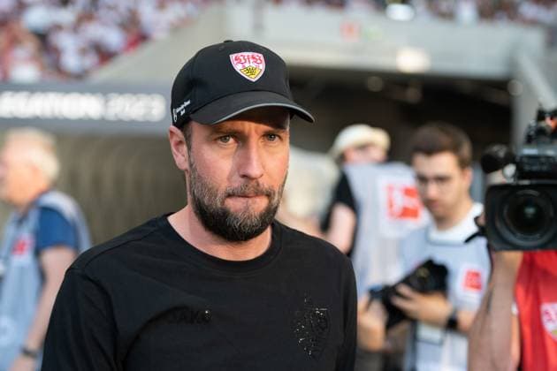 Vor Spielbeginn Sebastian Hoeness, Trainer (VfB Stuttgart, Cheftrainer) VfB Stuttgart vs Hamburger SV, Fussball, Herren, Bundesliga, Relegation, Saison 22 23, GER, 01.06.2023, DFL DFB REGULATIONS PROHIBIT ANY USE OF PHOTOGRAPHS AS IMAGE SEQUENCES AND OR QUASI-VIDEO, VfB Stuttgart vs Hamburger SV, Fussball, Herren, Bundesliga, Relegation, Saison 22 23, GER, 01.06.2023 Stuttgart Copyright: xEibner-Pressefoto WolfgangxFrankx EP_EER