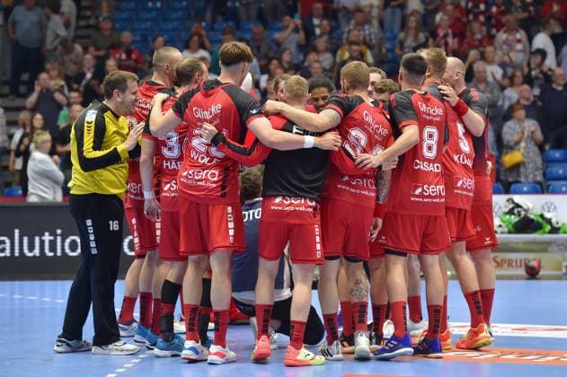 Jubel, Freude nach dem Sieg; Nebojsa Simic (Torwart MT Melsungen 16) (L) , GER, MT Melsungen - Frisch Auf Goeppingen, Handball, 1. Bundesliga Maenner, 01.06.2023, GER, MT Melsungen - Frisch Auf Goeppingen, Handball, 1. Bundesliga Maenner, 01.06.2023 Kassel Copyright: xEibner-Pressefotox-xRolandxSippelx EP_RSL