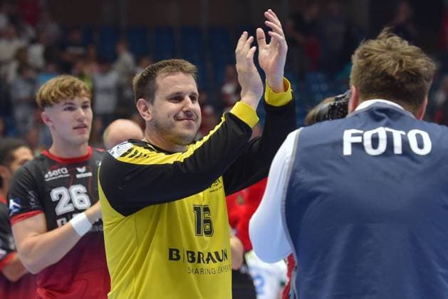 Jubel, Freude nach dem Sieg; Nebojsa Simic (Torwart MT Melsungen 16) (M), Tom Wolf (MT Melsungen 26) , GER, MT Melsungen - Frisch Auf Goeppingen, Handball, 1. Bundesliga Maenner, 01.06.2023, GER, MT Melsungen - Frisch Auf Goeppingen, Handball, 1. Bundesliga Maenner, 01.06.2023 Kassel Copyright: xEibner-Pressefotox-xRolandxSippelx EP_RSL