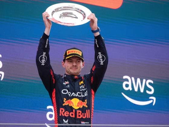 Max Verstappen (NED, Oracle Red Bull Racing, 01) jubelt auf dem Podium mit Pokal ueber den Sieg, ESP, Formel 1 Weltmeisterschaft, Grand Prix von Spanien, Circuit de Barcelona Catalunya, Rennen, 04.06.2023 ESP, Formel 1 Weltmeisterschaft, Grand Prix von Spanien, Circuit de Barcelona Catalunya, Rennen, 04.06.2023 Montmelo Copyright: xEibner Memmlerx EP_MMR