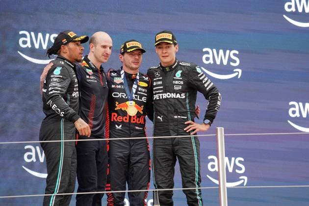 04.06.2023, Circuit de Catalunya, Barcelona, Formel 1 AWS Grand Prix von Spanien 2023 , im Bild Podium: Sieger Max Verstappen (NLD), Oracle Red Bull Racing, 2.Platz für Lewis Hamilton (GBR), Mercedes-AMG Petronas Formula One Team, 3.Platz für George Russell (GBR), Mercedes-AMG Petronas Formula One Team, Motoreningenieur David Mart (Red Bull Racing) Barcelona Circuit de Catalunya Catalunya Spain