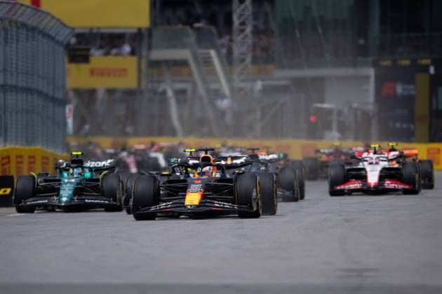 Max Verstappen (NED, Oracle Red Bull Racing, 01) fuehrt am Start vor Lewis Hamilton (UK, Mercedes AMG Petronas F1 Team, 44), Fernando Alonso (ESP, Aston Martin Aramco Cognizant F1 Team, 14), CAN, Formel 1 Weltmeisterschaft, Grand Prix von Kanada, Circuit de Gilles Villeneuve Montreal, Rennen, 18.06.2023 CAN, Formel 1 Weltmeisterschaft, Grand Prix von Kanada, Circuit de Gilles Villeneuve Montreal, Rennen, 18.06.2023 Montreal Copyright: xEibner Memmlerx EP_MMR
