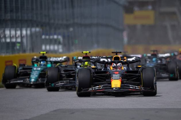 Max Verstappen (NED, Oracle Red Bull Racing, 01) fuehrt am Start vor Lewis Hamilton (UK, Mercedes AMG Petronas F1 Team, 44), Fernando Alonso (ESP, Aston Martin Aramco Cognizant F1 Team, 14), CAN, Formel 1 Weltmeisterschaft, Grand Prix von Kanada, Circuit de Gilles Villeneuve Montreal, Rennen, 18.06.2023 CAN, Formel 1 Weltmeisterschaft, Grand Prix von Kanada, Circuit de Gilles Villeneuve Montreal, Rennen, 18.06.2023 Montreal Copyright: xEibner Memmlerx EP_MMR