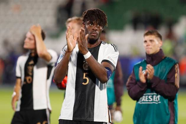 UEFA U21, U 21 EM, Deutschland - Israel, 1. Gruppenspiel, 21.06.2023, Ramas-Schengelia-Stadion, Kutaissi Yann-Aurel BISSECK ( 5, Deutschland, Aarhus GF) applaudiert den Fans, UEFA U21-Fussball-Europameisterschaft in Rumaenien und Georgien, 1. Gruppenspiel, Deutschland - Israel, am 21.06.2023, Ramas-Schengelia-Stadion, Kutaissi in Georgien Copyright: xBEAUTIFULxSPORTS Meuselx