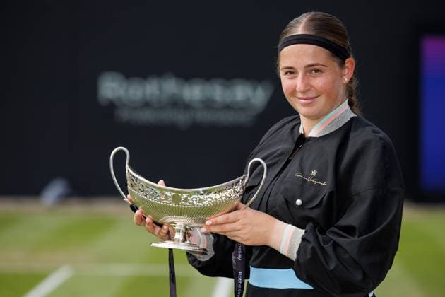 Mandatory Credit: Photo by Ryan Browne Shutterstock (13977110s) Jelena Ostapenko of Latvia poses with the Rothesay Classic Trophy. Rothesay Classic, Day Seven, Tennis, Edgbaston Priory Club, Birmingham, UK - 25 Jun 2023 Rothesay Classic, Day Seven, Tennis, Edgbaston Priory Club, Birmingham, UK - 25 Jun 2023 Copyright: xRyanxBrowne Shutterstockx 13977110s
