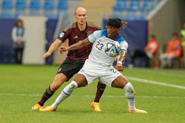UEFA U21, U 21 EM, Deutschland - England, 3. Gruppenspiel, 28.06.2023, Batumi Noni MADUEKE ( 23, England), Henning MATRICIANI ( 14, Deutschland, FC Schalke 04), UEFA U21-Fussball-Europameisterschaft in Rumaenien und Georgien, Deutschland - England, 3. Gruppenspiel, 28.06.2023, Batumi Copyright: xBEAUTIFULxSPORTS Meuselx