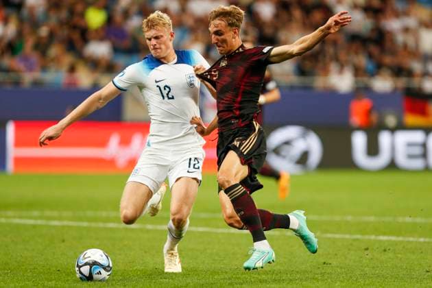 UEFA U21, U 21 EM, Deutschland - England, 3. Gruppenspiel, 28.06.2023, Batumi Jarrad BRANTHWAITE ( 12, England) im Zweikampf mit Nelson WEIPER ( 19, Deutschland, 1. FSV Mainz 05), UEFA U21-Fussball-Europameisterschaft in Rumaenien und Georgien, Deutschland - England, 3. Gruppenspiel, 28.06.2023, Batumi Copyright: xBEAUTIFULxSPORTS Meuselx