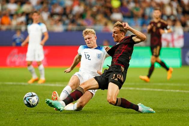 UEFA U21, U 21 EM, Deutschland - England, 3. Gruppenspiel, 28.06.2023, Batumi Jarrad BRANTHWAITE ( 12, England) im Zweikampf mit Nelson WEIPER ( 19, Deutschland, 1. FSV Mainz 05), UEFA U21-Fussball-Europameisterschaft in Rumaenien und Georgien, Deutschland - England, 3. Gruppenspiel, 28.06.2023, Batumi Copyright: xBEAUTIFULxSPORTS Meuselx