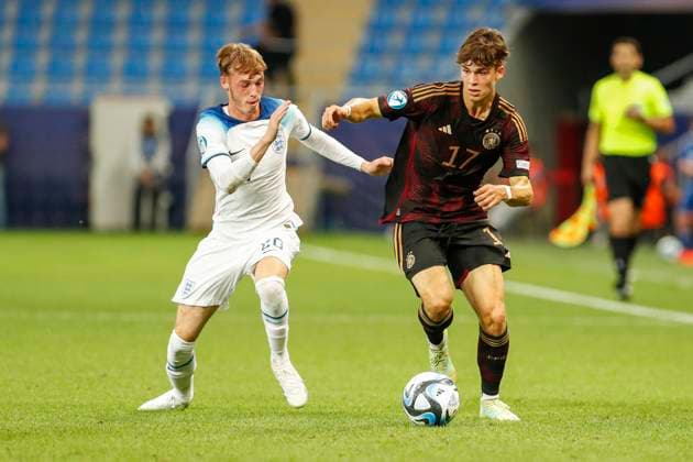 UEFA U21, U 21 EM, Deutschland - England, 3. Gruppenspiel, 28.06.2023, Batumi Cole PALMER ( 20, England), Noah WEISSHAUPT ( 17, Deutschland, SC Freiburg), UEFA U21-Fussball-Europameisterschaft in Rumaenien und Georgien, Deutschland - England, 3. Gruppenspiel, 28.06.2023, Batumi Copyright: xBEAUTIFULxSPORTS Meuselx
