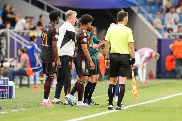 UEFA U21, U 21 EM, Deutschland - England, 3. Gruppenspiel, 28.06.2023, Batumi Jessic NGANKAM ( 20, Deutschland, Hertha BSC) und Faride ALIDOU ( 21, Deutschland, Eintracht Frankfurt) werden eingewechselt, UEFA U21-Fussball-Europameisterschaft in Rumaenien und Georgien, Deutschland - England, 3. Gruppenspiel, 28.06.2023, Batumi Copyright: xBEAUTIFULxSPORTS Meuselx