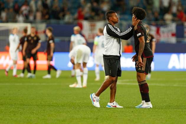 UEFA U21, U 21 EM, Deutschland - England, 3. Gruppenspiel, 28.06.2023, Batumi Youssoufa MOUKOKO ( 11, Deutschland, Borussia Dortmund) troestet Jessic NGANKAM ( 20, Deutschland, Hertha BSC), UEFA U21-Fussball-Europameisterschaft in Rumaenien und Georgien, Deutschland - England, 3. Gruppenspiel, 28.06.2023, Batumi Copyright: xBEAUTIFULxSPORTS Meuselx