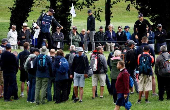 Mandatory Credit: Photo by James Marsh Shutterstock (13987422ba) Spectators watch on during round two. Betfred British Masters, Day Two, Golf, The Belfry Golf Club, Sutton Coldfield, UK - 30 Jun 2023 Betfred British Masters, Day Two, Golf, The Belfry Golf Club, Sutton Coldfield, UK - 30 Jun 2023 Copyright: xJamesxMarsh Shutterstockx 13987422ba
