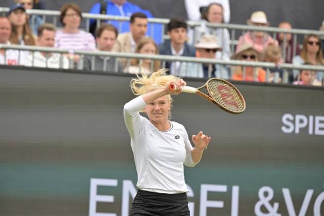 01.07.2023, xbrx, Tennis Bad Homburg Open WTA, Tennis Damen 250, emspor, v.l. FINALS, Siniakova, Katerina (CZE),spielt den Ball, fokussiert, konzentriert Bad Homburg