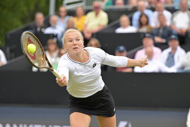 01.07.2023, xbrx, Tennis Bad Homburg Open WTA, Tennis Damen 250, emspor, v.l. FINALS, Siniakova, Katerina (CZE),spielt den Ball, fokussiert, konzentriert Bad Homburg