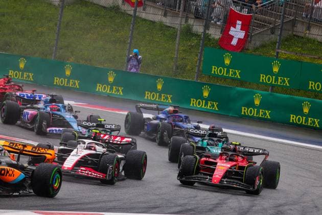 27 HULKENBERG Nico (ger), Haas F1 Team VF-23 Ferrari, 55 SAINZ Carlos (spa), Scuderia Ferrari SF-23, action during the 2023 Formula 1 Rolex Grosser Preis von Osterreich, 2023 Austrian Grand Prix, 9th round of the 2023 Formula One World Championship, WM, Weltmeisterschaft from June 30 to July 2, 2023 on the Red Bull Ring, in Spielberg, Austria - F1 - AUSTRIAN GRAND PRIX 2023 DPPI Panoramic 00123022_353A3393