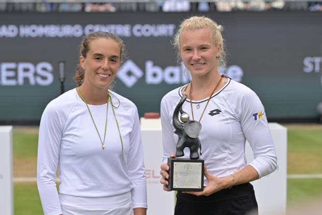 01.07.2023, xbrx, Tennis Bad Homburg Open WTA, Tennis Damen 250, emspor, v.l. FINALS, 2. platz, 2nd place, Bronzetti, Lucia (ITA), 1. platz, 1st place, Siniakova, Katerina (CZE), siegerehrung, ceremony, laechelt, laecheln, Lachen, smile Bad Homburg