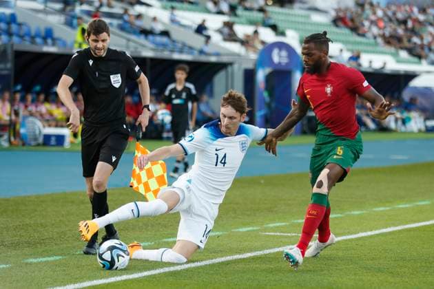 UEFA U21, U 21 EM, England - Portugal, Viertelfinale, 02.07.2023, Kutaissi James GARNER ( 14, England), Nuno TAVARES ( 5, Portugal), UEFA U21-Fussball-Europameisterschaft in Rumaenien und Georgien, England - Portugal, Viertelfinale, 02.07.2023, Ramas-Schengelia-Stadion, Kutaissi Copyright: xBEAUTIFULxSPORTS Meuselx