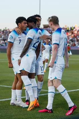 UEFA U21, U 21 EM, England - Portugal, Viertelfinale, 02.07.2023, Kutaissi Die Engländer jubeln nach dem Tor von Anthony GORDON ( 11, England), UEFA U21-Fussball-Europameisterschaft in Rumaenien und Georgien, England - Portugal, Viertelfinale, 02.07.2023, Ramas-Schengelia-Stadion, Kutaissi Copyright: xBEAUTIFULxSPORTS Meuselx