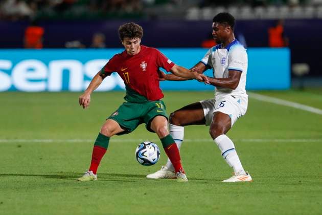 UEFA U21, U 21 EM, England - Portugal, Viertelfinale, 02.07.2023, Kutaissi Joao NEVES ( 17, Portugal), Ben JOHNSON (16, England)), UEFA U21-Fussball-Europameisterschaft in Rumaenien und Georgien, England - Portugal, Viertelfinale, 02.07.2023, Ramas-Schengelia-Stadion, Kutaissi Copyright: xBEAUTIFULxSPORTS Meuselx