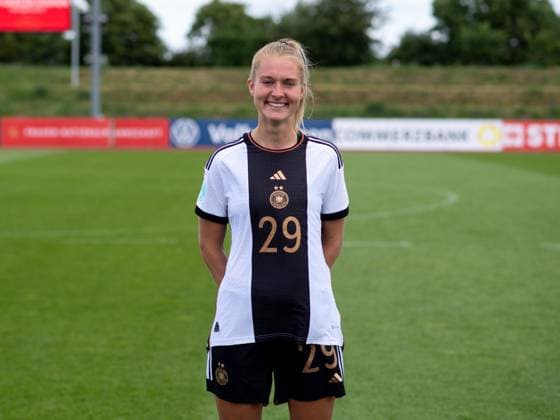 Janina Minge (Deutschland, 29), GER, DFB Fussball Frauen Nationalmannschaft, Portrait Fototermin, FIFA WM Vorbereitung 2023 in Herzogenaurach, 02.07.2023 Nicole Anyomi (Deutschland, 25),GER, DFB Fussball Frauen Nationalmannschaft, Portrait Fototermin, FIFA WM Vorbereitung 2023 in Herzogenaurach, 02.07.2023 Herzogenaurach Copyright: xEibner-Pressefoto Memmlerx EP_MMR